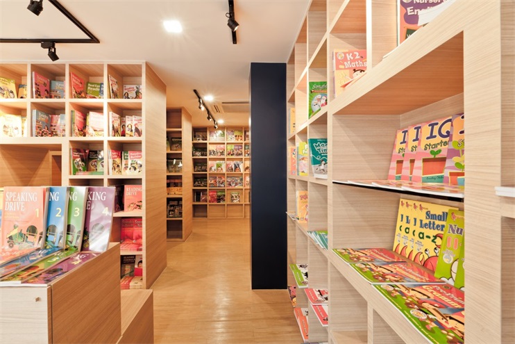 虹口區(qū)原木風(fēng)格書店裝修設(shè)計-第4張圖片-上海古都建筑設(shè)計集團(tuán)